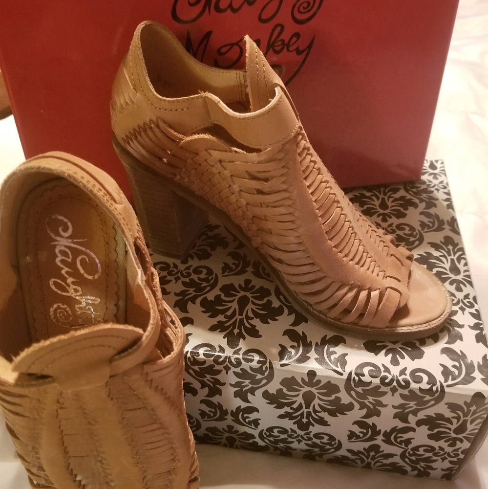 Leather sandals